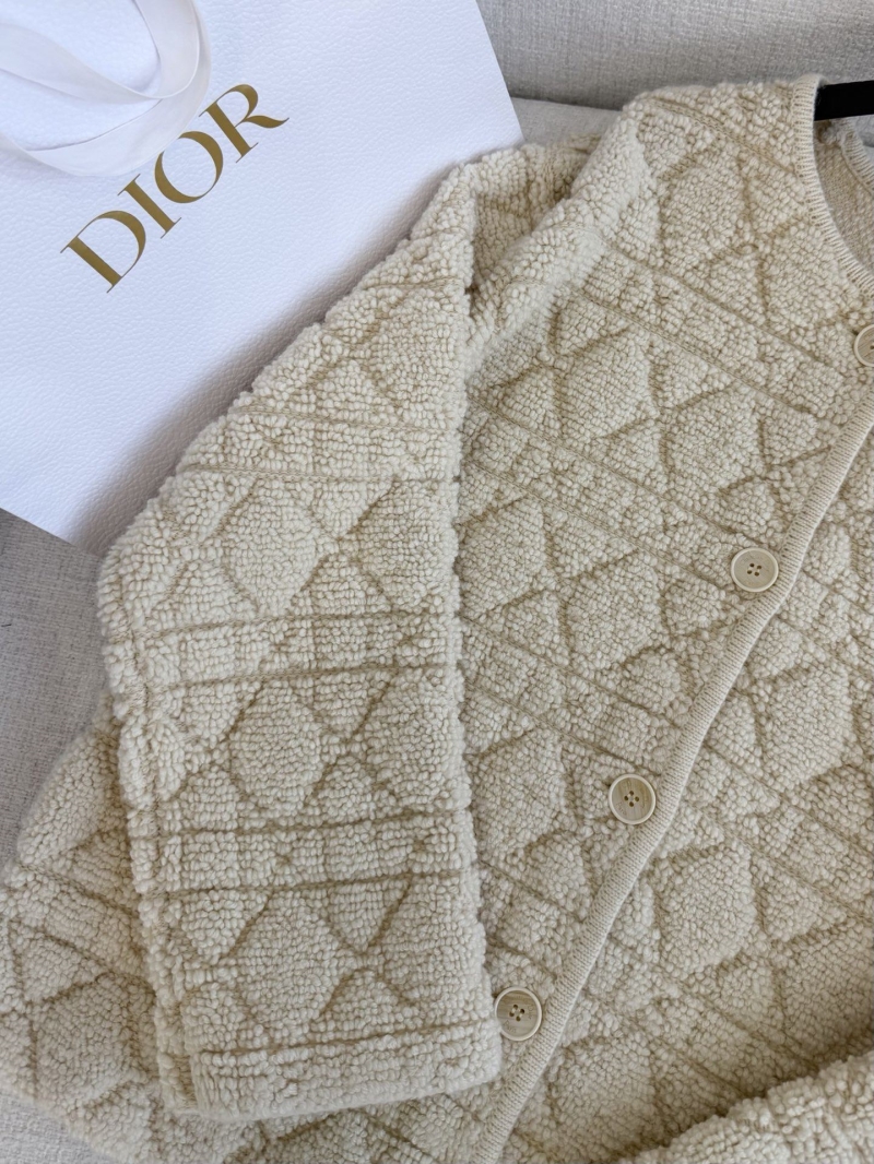 chr1st1an D10r outwear